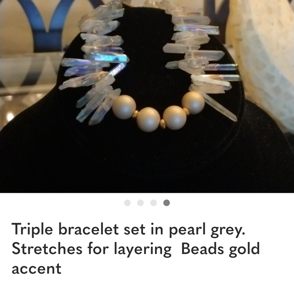 Iridescent Pearl Bracelet Set with Gold Beads